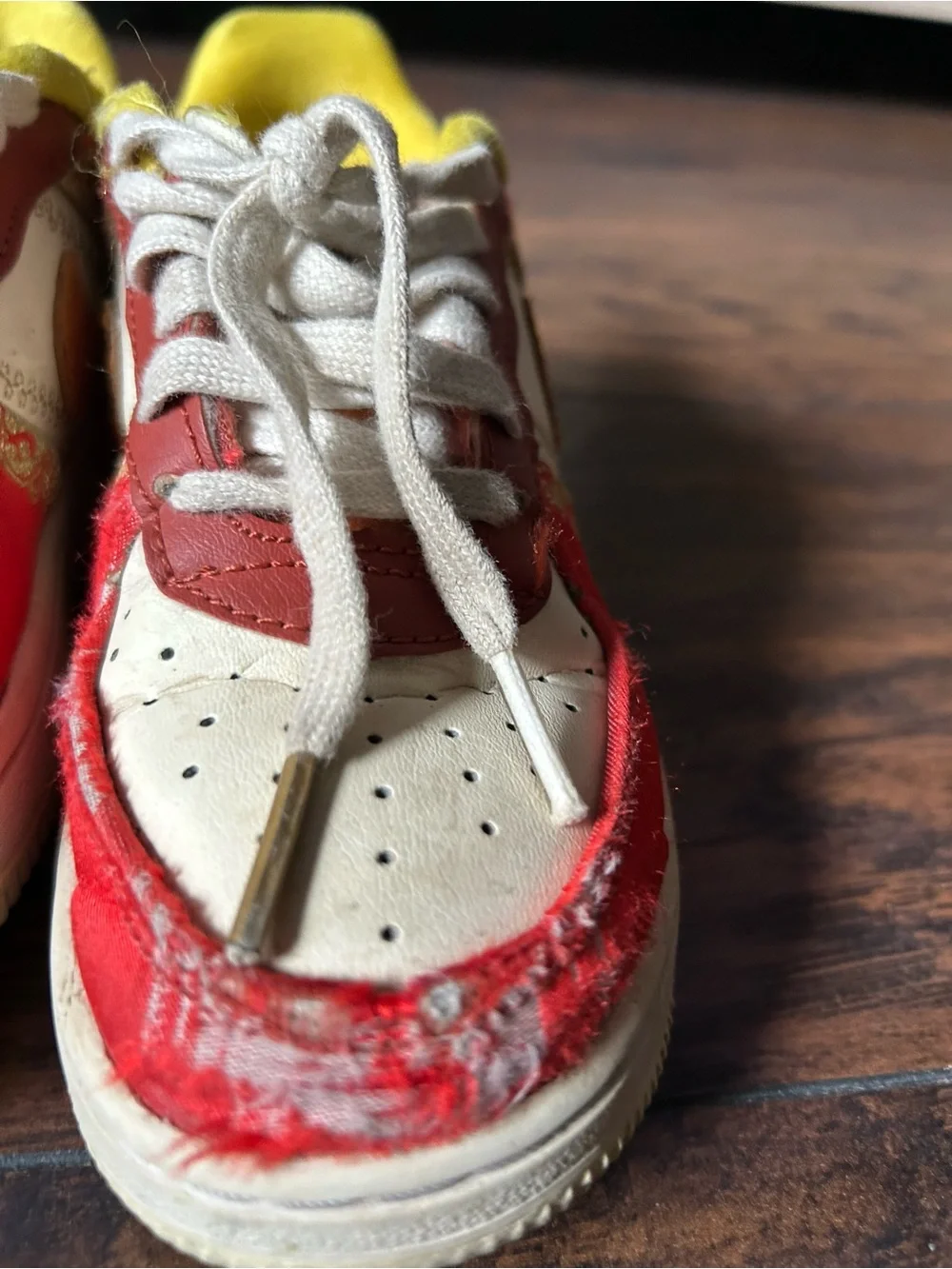 Nike Kids Red and Cream Low-Top Sneakers